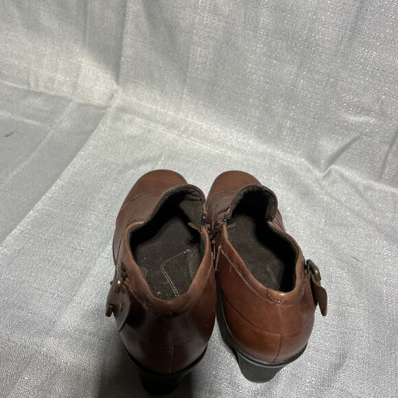 Clarks Bootie Shoe 84135 Size 6 1/2 Brown Leather 2.5" Heel Wedge Chic Boot - Picture 8 of 9
